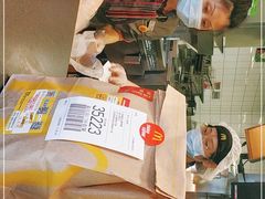 -麦当劳(展览路店)