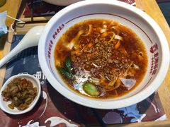 -呷佬·长沙手工米粉(金沙江路店)
