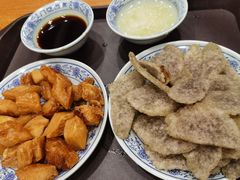 老北京炸灌肠-门框胡同百年卤煮(新街口店)