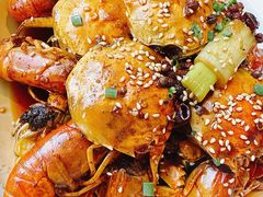 -肥肥虾庄·金牌油焖大虾(汉街SKP店)