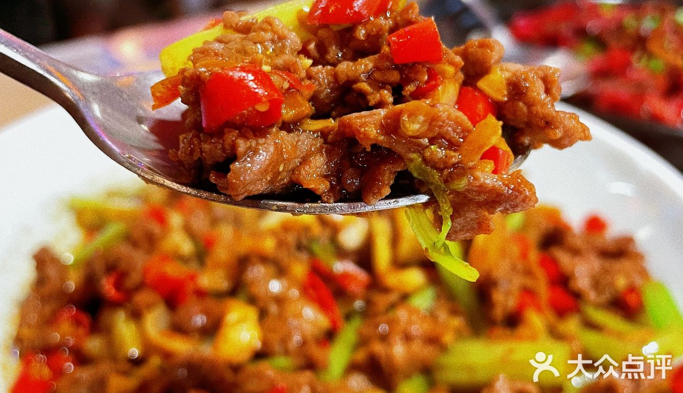 对的地点 遇见对的你 吃黑色经典臭豆腐 匠熙没白来❗️
