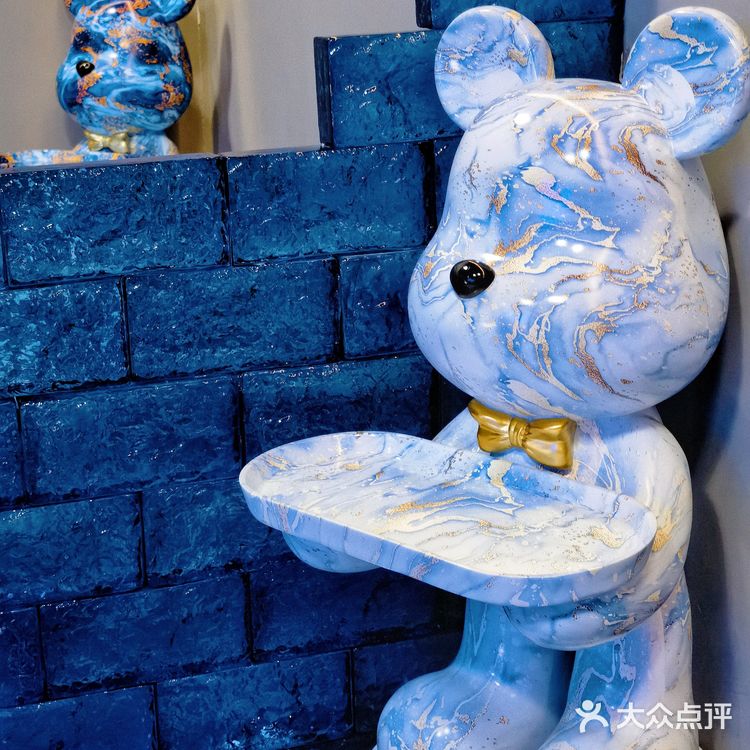 广州克莱因蓝茶饮店，他家的酿制酒挺不戳