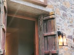 门面-云端咖啡(山顶教堂店)