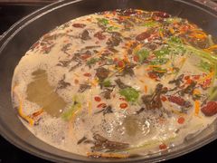 -鹿鸣山草本茶香火锅(园西路店)