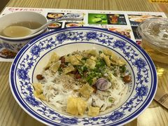-甘掌门·化州驰名牛杂粉(越秀店)