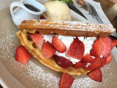 -ROAST coffee & eatery