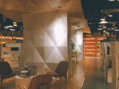 -新华里咖啡书吧(新华书店小寨店)