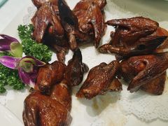 玻璃脆皮乳鸽-胡记饭店(保工街店)