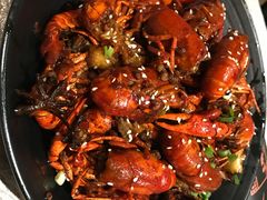 特色油焖大虾-巴厘龙虾·榜首油焖大虾(音乐学院·沿江酒馆店)