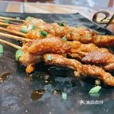 肉烤的很嫩因为是全肥的缘故入口即化