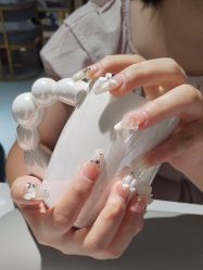 -丽心自助美甲美睫