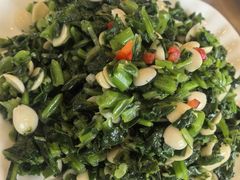 蒲公英拌杏仁-北京小肠陈饭庄(方庄店)
