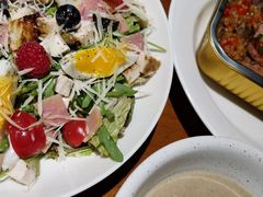 老教堂色拉-JINNS锦时 steak&pizza(浸信会礼拜堂旧址店)