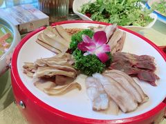 -万重锦·人文川菜馆(骡马市店)