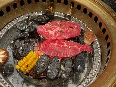 -山川小町·极番烧肉(新地假日广场店)
