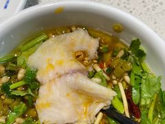 -火辣辣美蛙鱼头自助火锅(仁和路店)