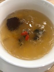 -宥莉·ULLY 痘敏肌•科技皮肤管理中心