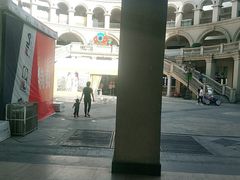 -王府井奥莱临潼小镇(临潼店)