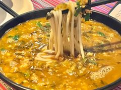 -香巴拉云南餐厅(华莱坞店)