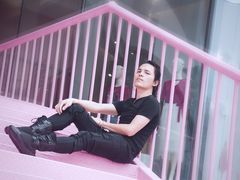 打卡二楼粉色网红楼梯-深圳来福士广场