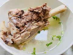 肉骨头-周震馄饨