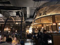 大堂-哥老官重庆美蛙鱼头(西湖银泰十一哥店)