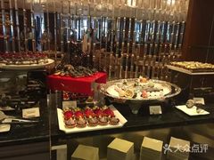 -皇城豪门酒店-美多娜国际美食餐厅