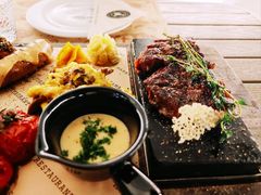 -Mark&Mars Restaurant