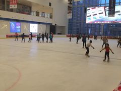 -冰纷万象滑冰场(赣州华润万象城店)