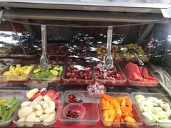 自助取餐区-老炳·七丛松甘草水果