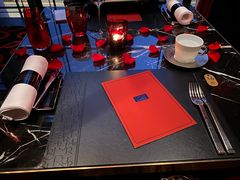 餐具摆设-L'ATELIER de Joel Robuchon(外滩18号店)