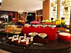 自助取餐区-西安高新希尔顿酒店·咖啡露台西餐厅