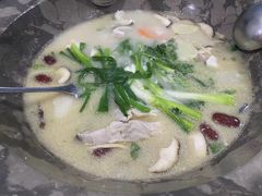 -姚记抚仙湖石锅鱼庄