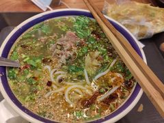 -云阿蛮云南生烫牛肉米线(奉贤路店)