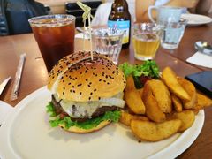 招牌牛肉汉堡-UPPER KITCHEN(延安路店)
