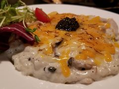 -layback cafe & bar