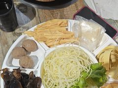 -鸡遇虾煲干锅火锅(小寨金莎店)