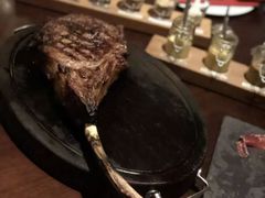 -恰餐厅及酒吧 CHAR Bar & Grill (北京丽都皇冠假日店)