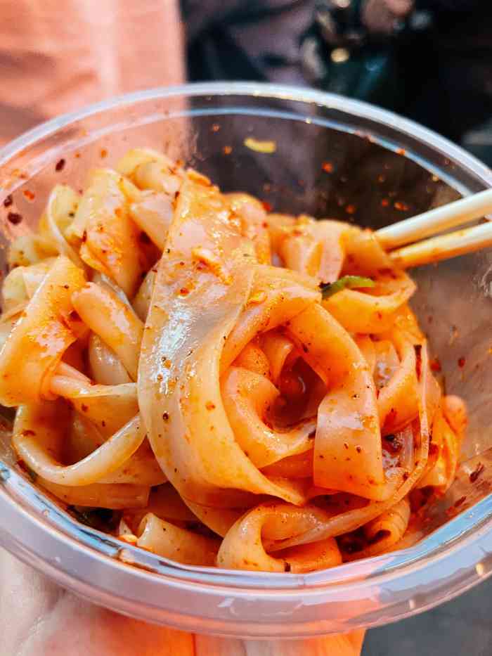 定边何老大酿皮-"逛永兴坊,看这家酿皮特别出名,忍不住来尝.