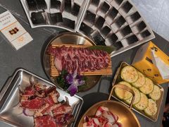 -围炉肉舍•炭烤活鳗•丹东海鲜烤肉(步行街店)