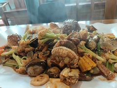 -东来菜馆•手抓海鲜家常菜•海鲜锅贴(鸽子窝店)