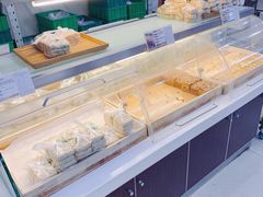 面包甜点陈列柜-清真全盛斋传统糕点(许士庙店)