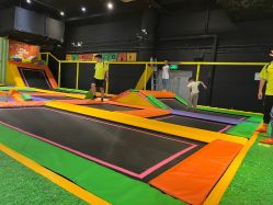 -蹦蹦跳跳(新奥购物中心店)