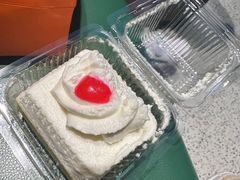 -红宝石·鲜奶小方·海派西点房(南丹店)