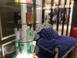 点击看大图 -八佰伴8008星级形象店
