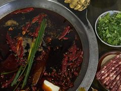 -黄潇洒老火锅(九眼桥宏济巷店)