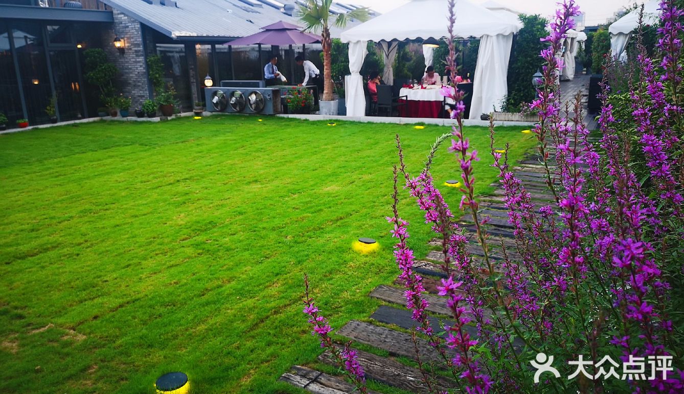 可在点评里选优惠套餐：2