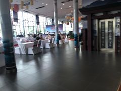 -成都中升之星奔驰4S店