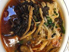 -丽丽三鲜螺蛳粉(田林路店)