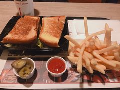 -The Habit Burger Grill 哈比特汉堡(复兴soho店)